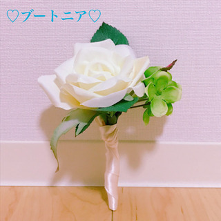 ブーケ&ブートニア&花冠　3点セットの画像