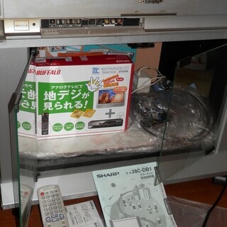 中古良品SHARPシャープ 28C-DB1 ブラウン管カラーテレビ2001年製 使える筈バッファローDTV-H300地上デジタルチューナー2010年製 テレビ台も付属♪28型重い！成瀬駅 つくし野駅の画像