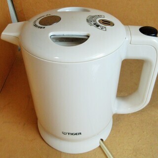 ☆タイガー魔法瓶 TIGER PFY-A081 0.8L 電気ケトル◆飲みたいときに飲みたい分だけの画像