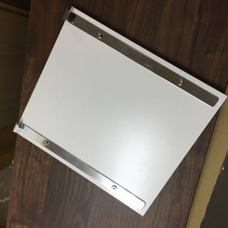 引っ掛け金具付きミラー激安300円！数量限定で大放出！引っ掛け金具を応用しドレッサー、卓上など使い方は様々の画像