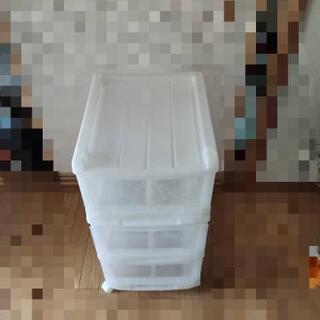 （引取予定有り）収納ケース　キャスター付　ホワイト