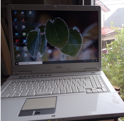 ノートパソコン Fujitsu NF/B70 Windows10 Pro