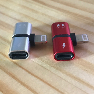 🍄iphone Lightning 2ポート 変換アダプター 【残り１個】の画像
