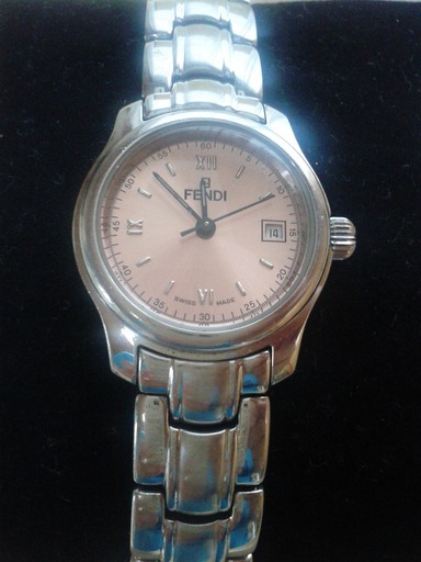 （お取引き決まりました）フェンディ  FENDI  腕時計   210L  レディース　ベージュ　中古品