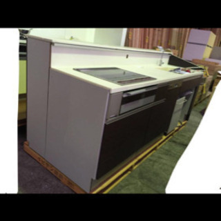 超高級システムキッチン・流し台まですべて人工大理石の画像