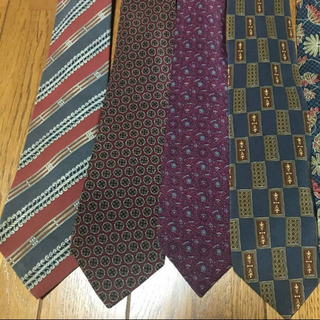 決まりました！クリスチャンディオール  ネクタイ　7本セットの画像