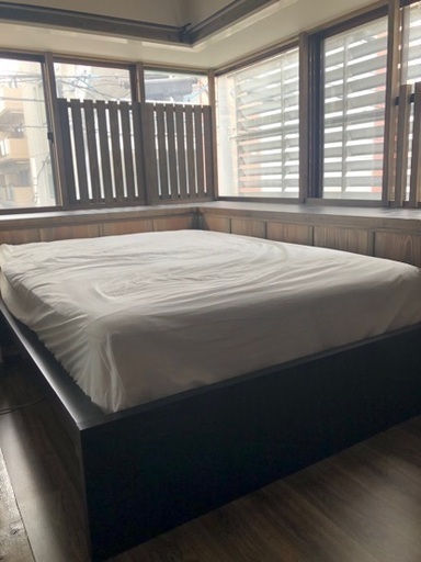 IKEA イケア　セミダブルベッド一式　とテーブル