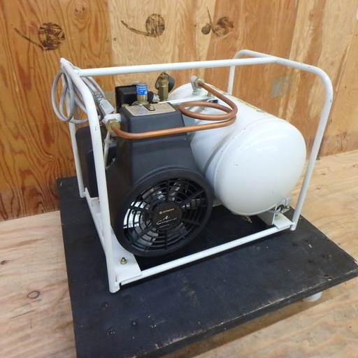 日立 コンプレッサー 0.4 OP-8SKA 動作確認済み BEBICON トキコ 電源 100V エアコンプレッサー 清掃 高圧 電動工具 DIY 中古品 宮城 MAX