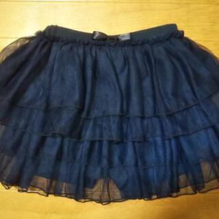 女の子用のスカート。サイズ120。の画像