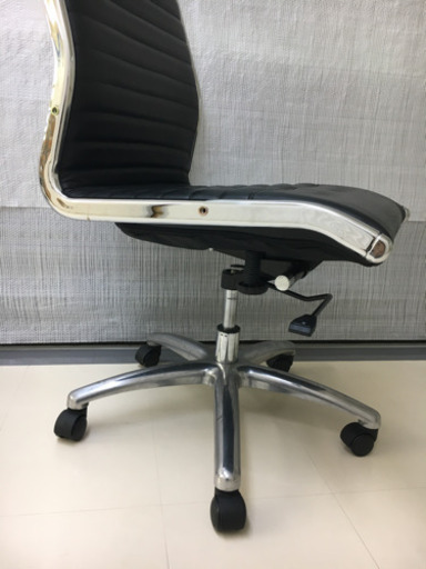 デスクチェア　レザー