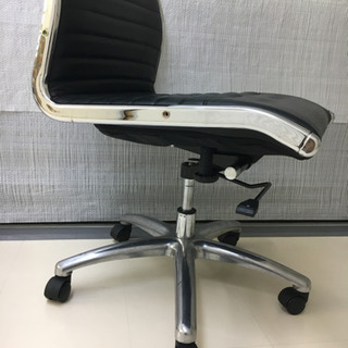 デスクチェア　レザーの画像