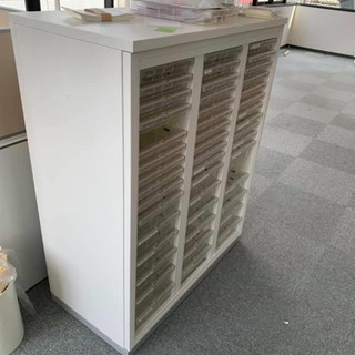 引き取って頂ける方が決まりました　備品棚　オフィス用