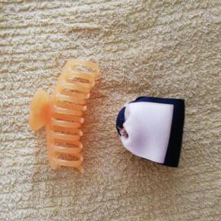ヘアクリップ　二つで100円の画像