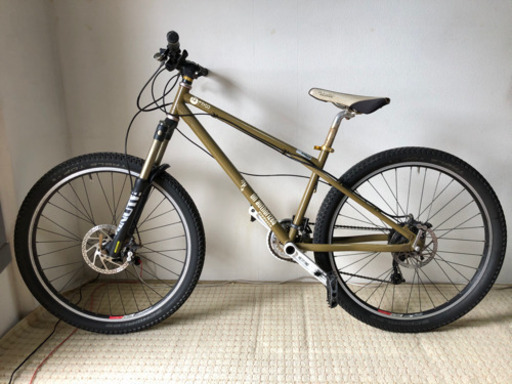 UN AUTHORIZED（アン オーソライズド）33rpm