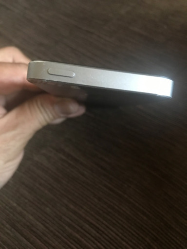 iPhoneSE 16GB simフリー　iOS最新‼️