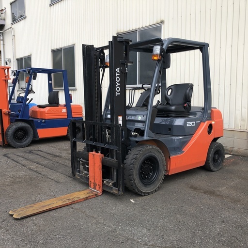 2.0t 　HF200012　アワー少なく　屋内保管されていて　調子良いです。