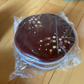 重箱　二段　梅型　シール蓋付き