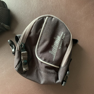 スノボーのビンディングに着ける小物入れの画像