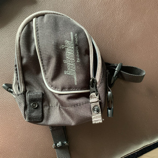 スノボーのビンディングに着ける小物入れの画像