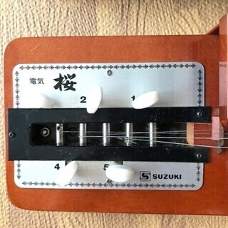 ほとんど未使用の大正琴（ピック付き）です。どなたかお使いください。の画像