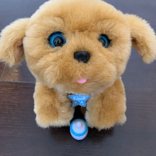 動く犬のぬいぐるみ