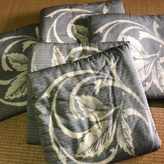 夏用座布団。１枚１００円でどうぞ。
