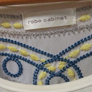 robe cabinet 刺繍 ブラウスの画像