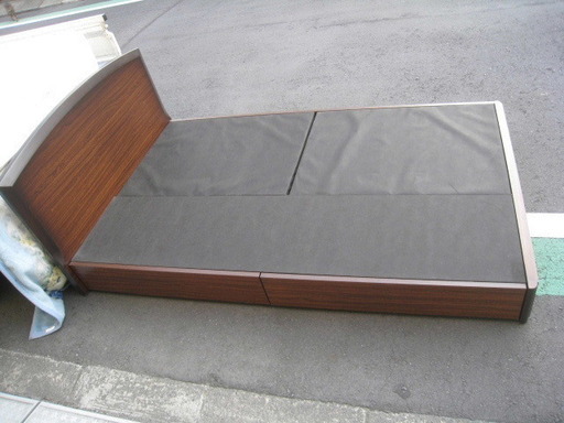 IDC 大塚家具 セミダブルベッド 収納引き出し有 中古品 近く無料配達