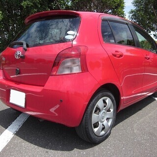 ヴィッツ　Ｕ　17年式　赤　車検2年　総額16万円の画像