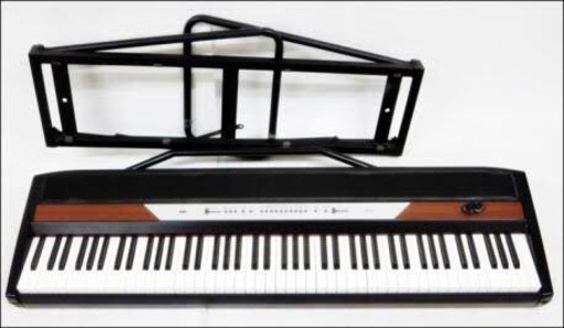 電子ピアノ　KORG-SP250
