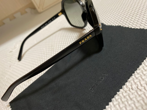 PRADA サングラス