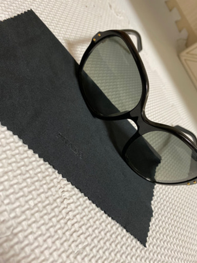 PRADA サングラス