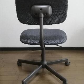IKEA 回転チェアの画像