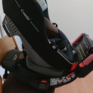 回転式 チャイルドシート Combi コンビ ゼウスターンユーロ EG TB　ユーロブラック（BK） 　 0歳 ～ ４歳の画像