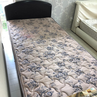 シングル　ベッドの画像
