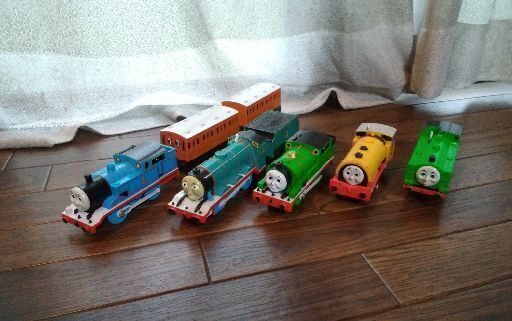 トーマスプラレールの車両いっぱい!