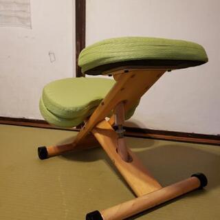 プロポーションチェアー　補助クッション付き　の画像