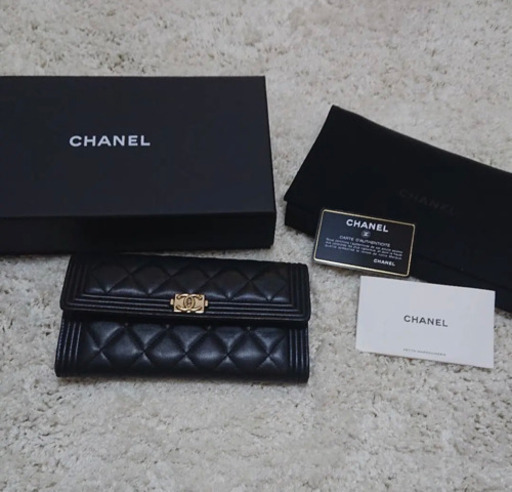 BOY CHANEL ロング フラップ ウォレット　ブラック
