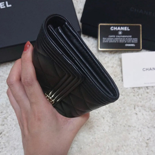 BOY CHANEL ロング フラップ ウォレット　ブラック