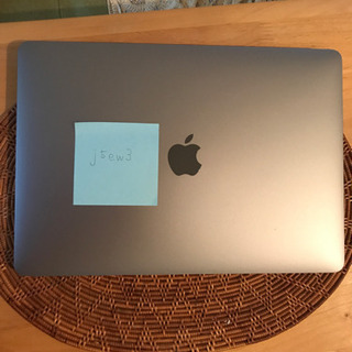 ほぼ未使用　おまけ付き　最新 MacBook Pro 13inc...