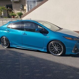 Ｈ29年式　トヨタ　プリウスＰＨＶ　走行少ない　・モデリスタフルエアロ　ナビ・ＴＶ付の画像