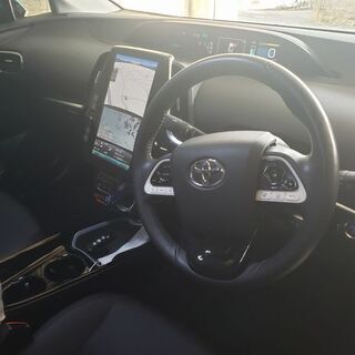 Ｈ29年式　トヨタ　プリウスＰＨＶ　走行少ない　・モデリスタフルエアロ　ナビ・ＴＶ付の画像