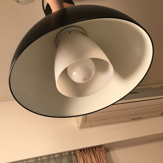 IKEA 電球　傘の画像
