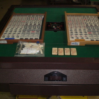 中古品 全自動麻雀卓 調整済 雀豪マーク3 AM-7901A 大コンベルト新品交換済 テンリーダー枠ですが点数表示はありません。