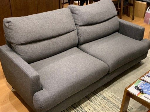 ３人掛けソファー