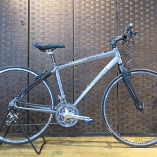 ■　TREK 7.7FX トレック シルバー 17.5” 44....