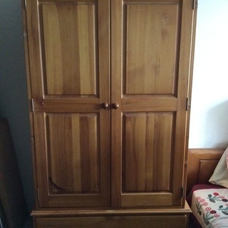 洋服クローゼット（フレンチカントリー調）、お譲りしますの画像