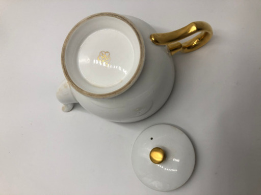 大倉陶園　瑠璃片葉金蝕ポット
