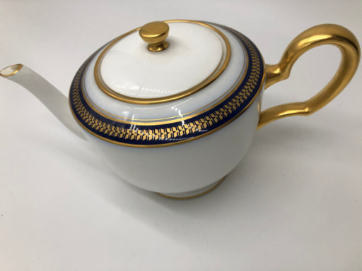 大倉陶園　瑠璃片葉金蝕ポット