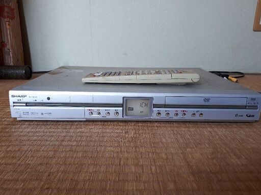 SHARP製　DVDデッキ(DV-HR400)